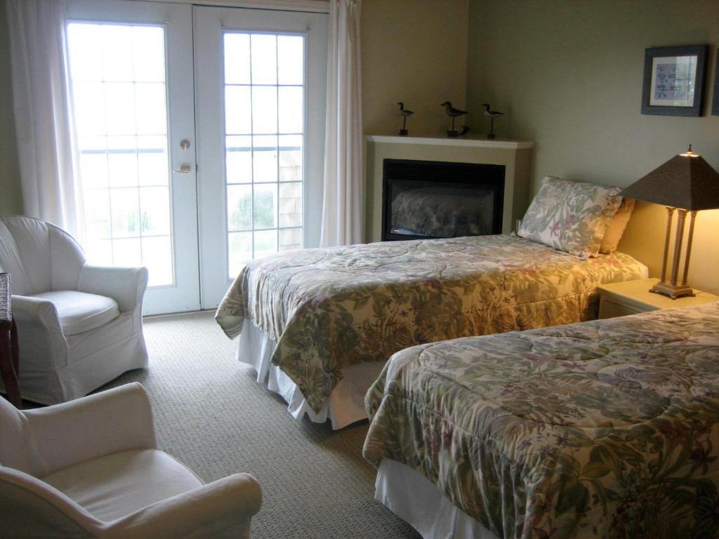 The Lodge At Weir'S Beach Metchosin Экстерьер фото