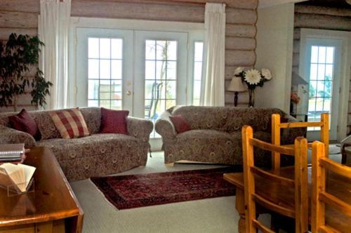 The Lodge At Weir'S Beach Metchosin Экстерьер фото